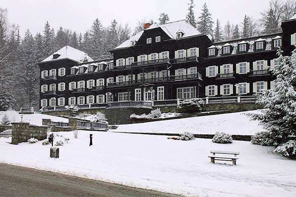 Hotel szállásfoglaló rendszer télen, nyáron