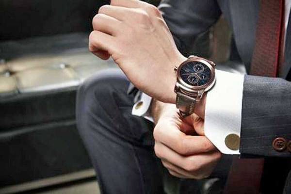 A klasszikus megjelenés és a modern funkciók ötvözete: hamarosan bemutatkozik az LG Watch Urbane
