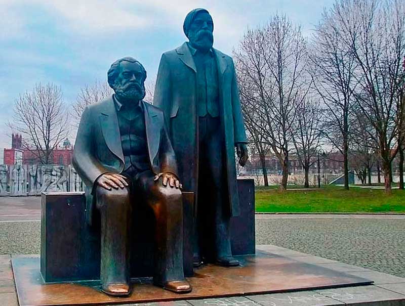 Turizmus Marx és Lenin nyomdokaiban