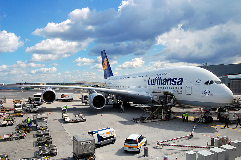 Több mint nyolcezer embert vesz fel a Lufthansa-csoport