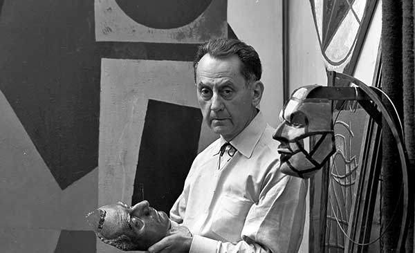 Man Ray munkáiból nyílik tárlat a debreceni Modemben