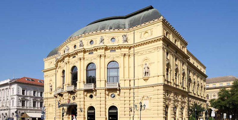Zenés műsorral hirdette meg új évadját a Szegedi Nemzeti Színház